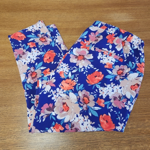 NWT Like an Angel Floral Print Pant Plus Size. - Picture 3 of 10